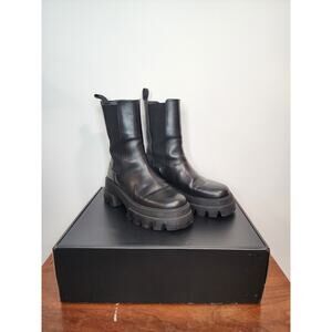 Thursday Boot Company Reign, Chunky Lug Sole Chelsea Boot
